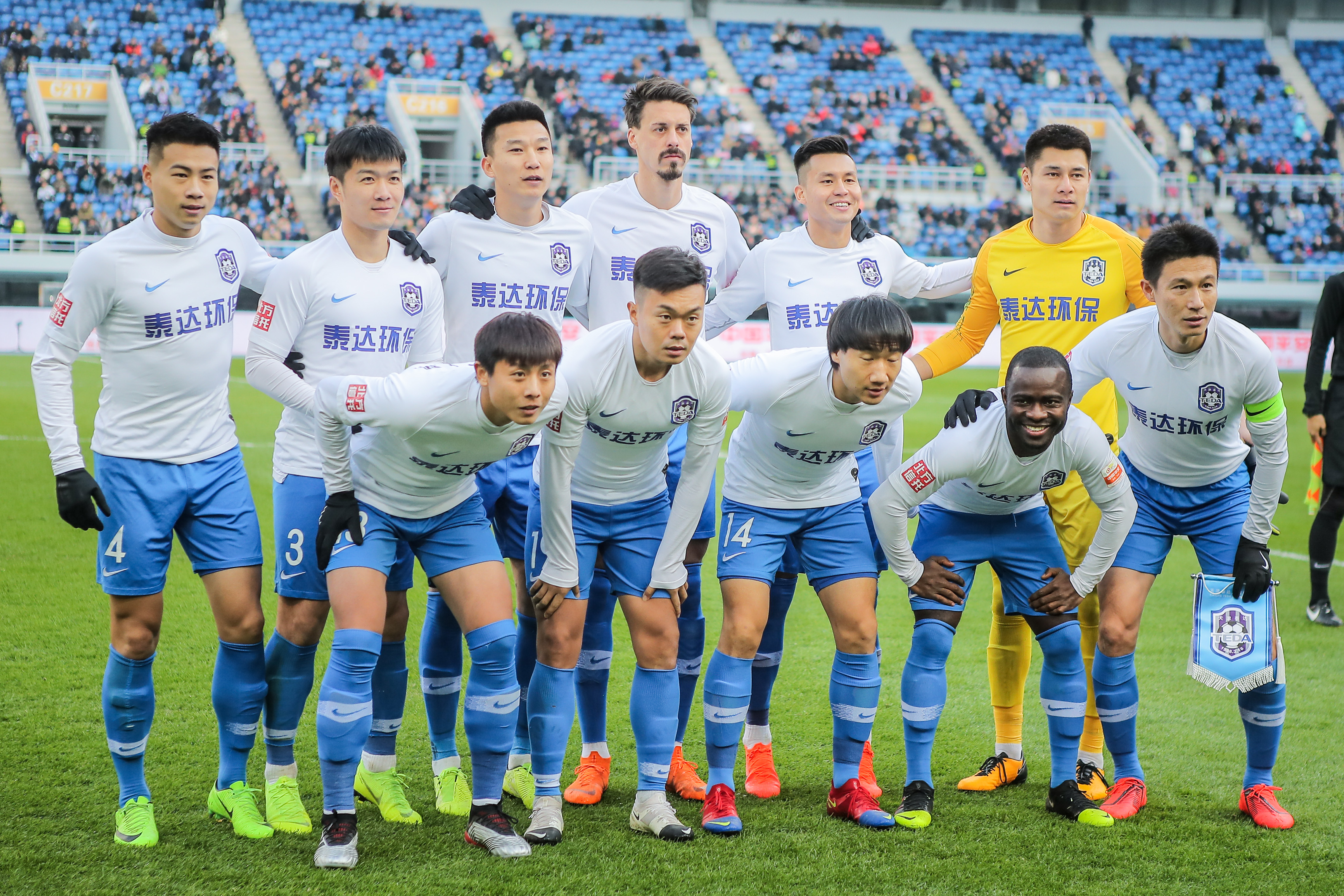 BLG换打野后无敌了，轻松暴打TES，成登峰组唯一不败队伍
